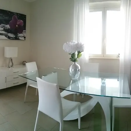 Lucia Villa